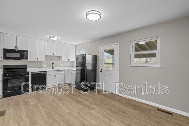 Building Photo - 702 Boca Chica Dr