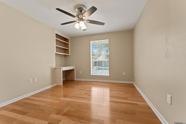 Building Photo - 685 Daventry Dr