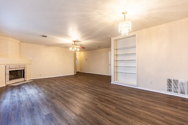 Building Photo - 7910 Lattimer Pond