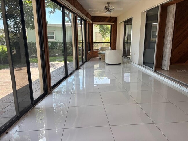 Building Photo - 10073 S Yacht Club Dr