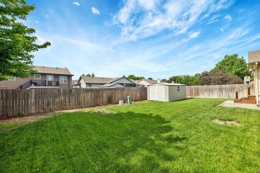 Building Photo - 10001 W Chartwell Cir