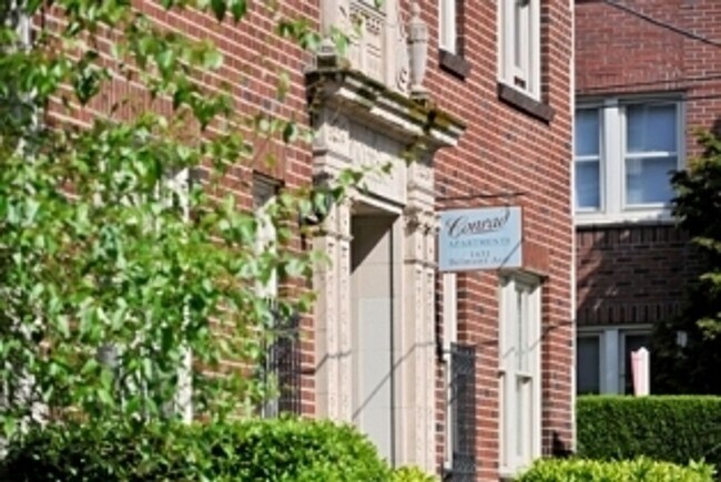 Building Photo - Conrad