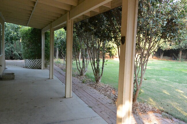Building Photo - 2222 N Quincy Ct