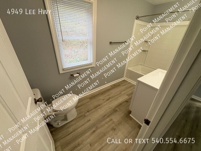 Building Photo - 4949 Lee Hwy