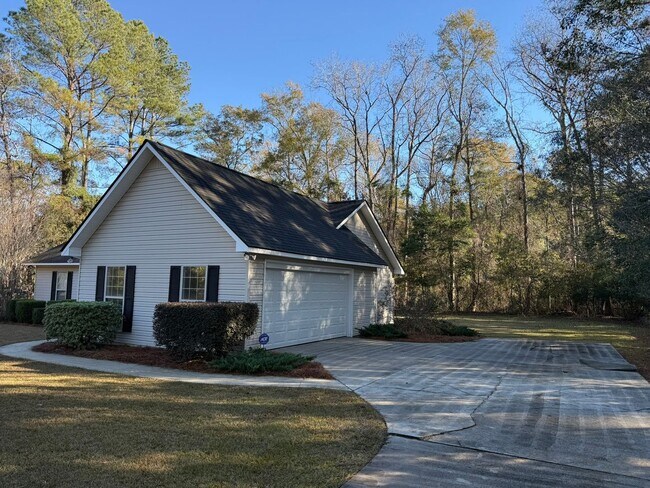 Building Photo - 512 Whistlestop Cir