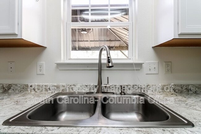 Building Photo - 333 Drooping Leaf Rd