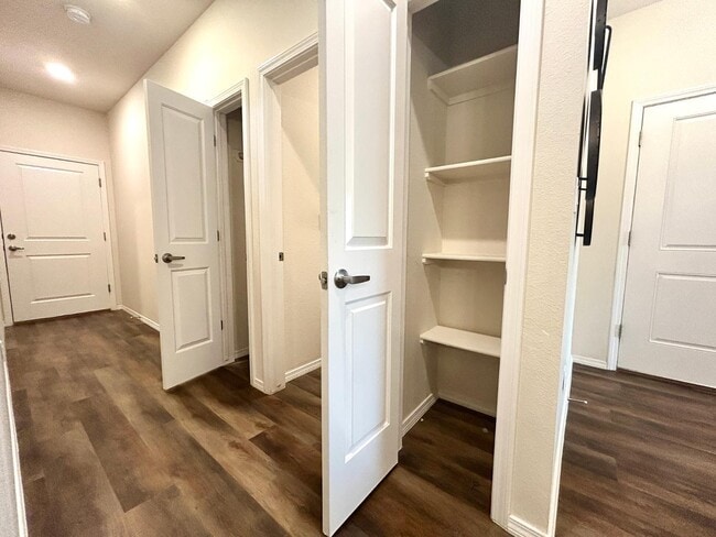 Building Photo - 1218 Tierra Verde Loop