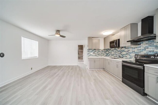 Building Photo - 1814 E Oakland Park Blvd