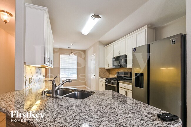 Building Photo - 9907 Clanton Pines Dr