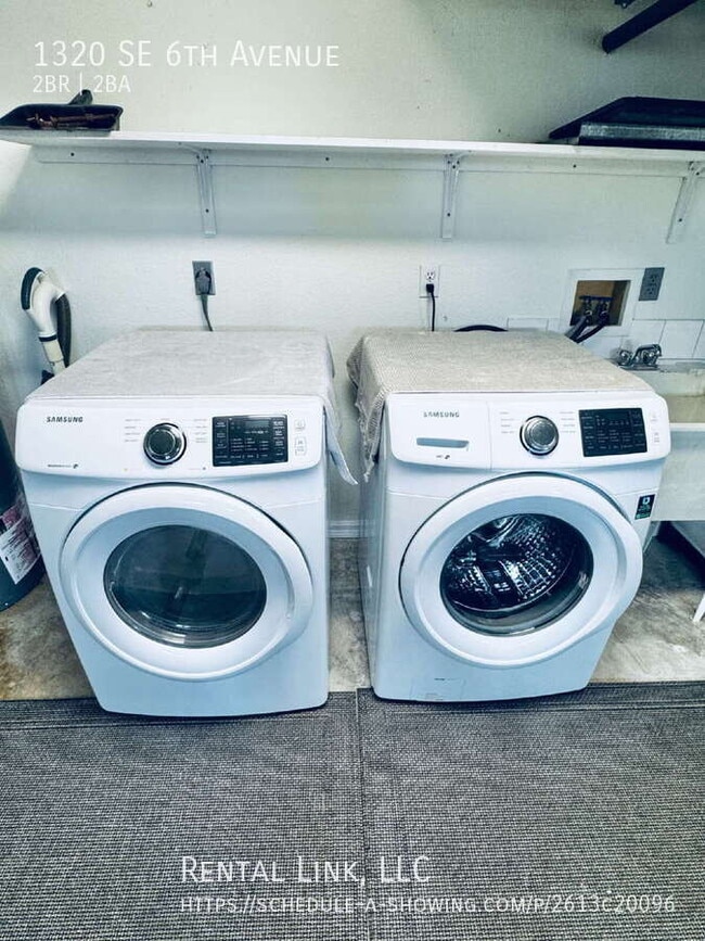 Building Photo - 1320 SE 6th Ave