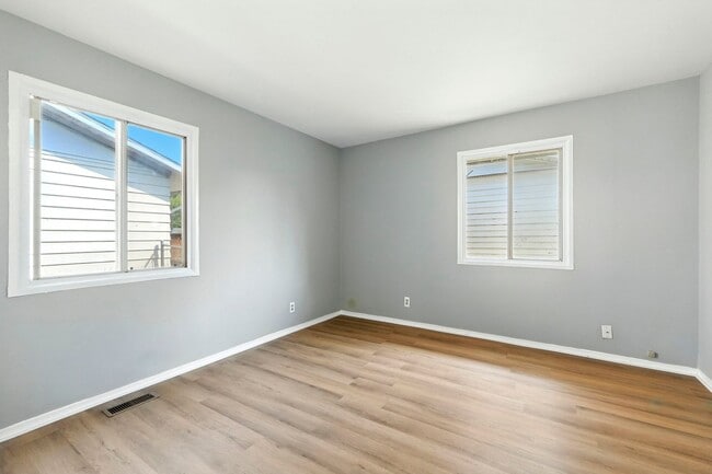Building Photo - 3 bedroom home!