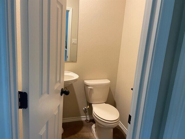 Building Photo - 366 Joanne Lp