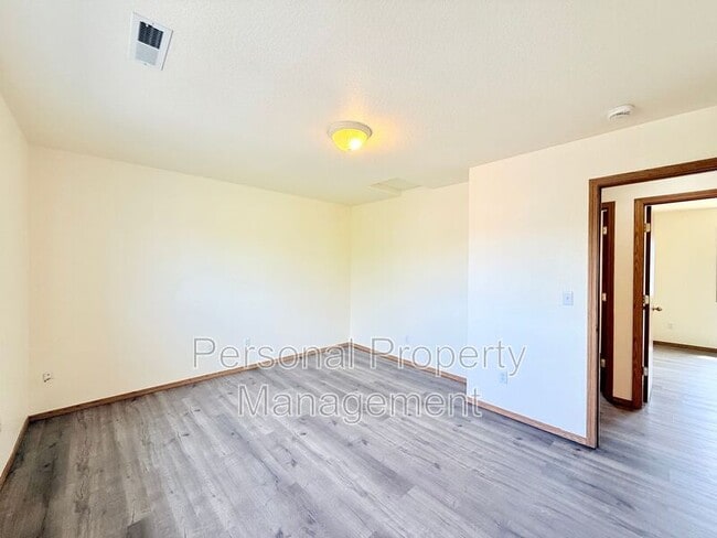 Building Photo - 5621 NE 64th Street