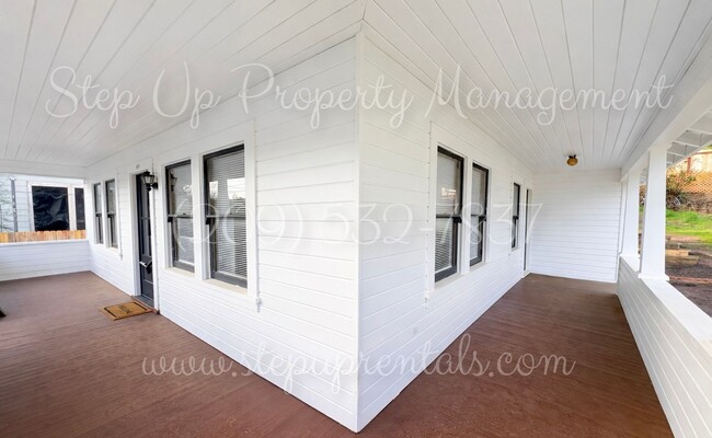 Building Photo - Sonora Sweet Spot | Updated 2BR, Soaking Tub, Fenced Yard + Porch