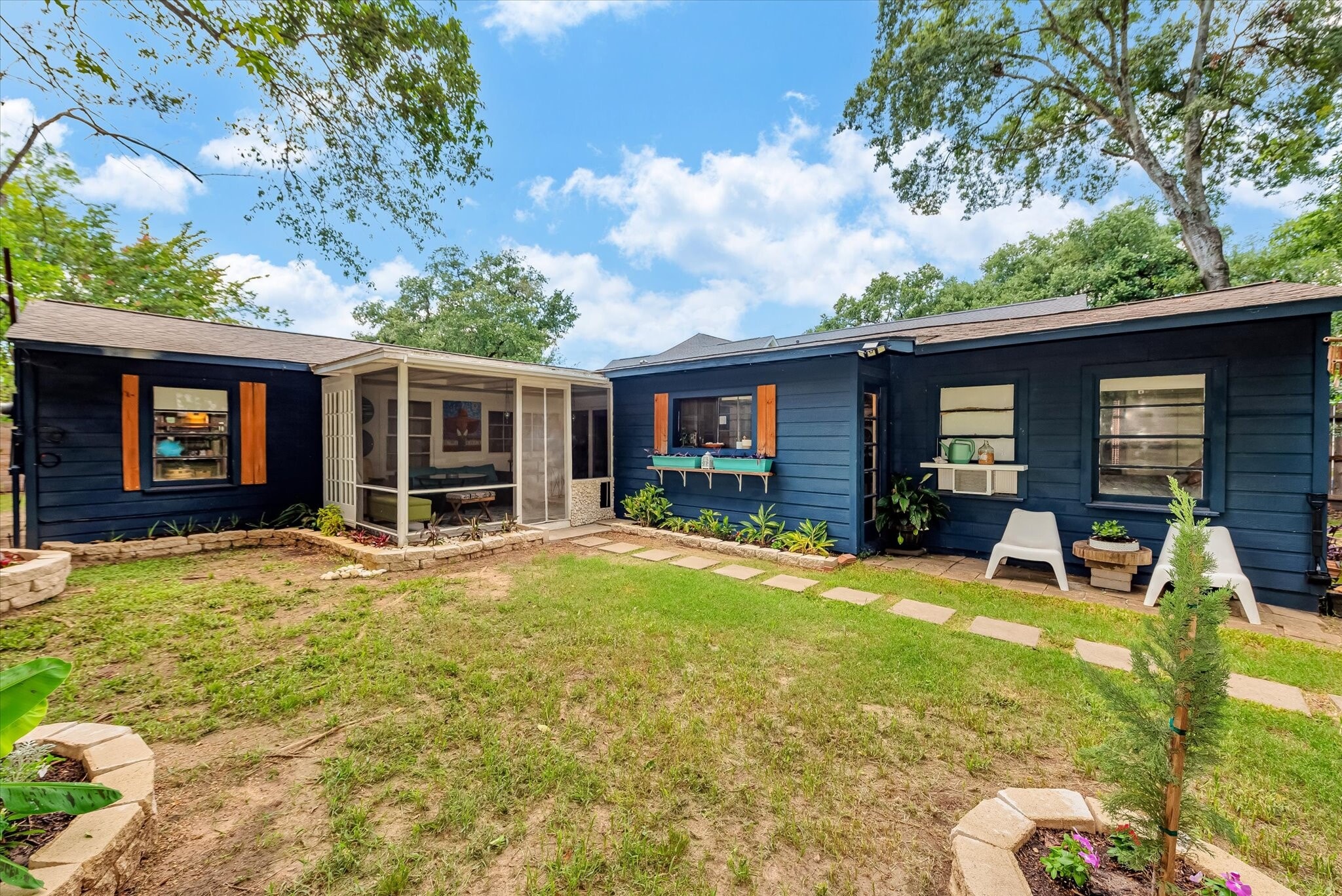 Backyard - 3914 Ella Blvd