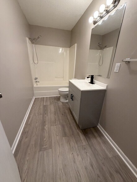 Building Photo - 125 McClure St