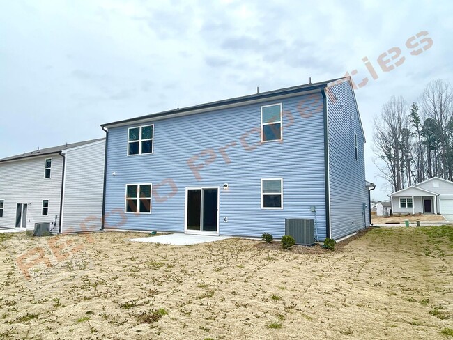 Building Photo - Beautiful 2 Story 4 Bedroom 2.5 Bathroom H...