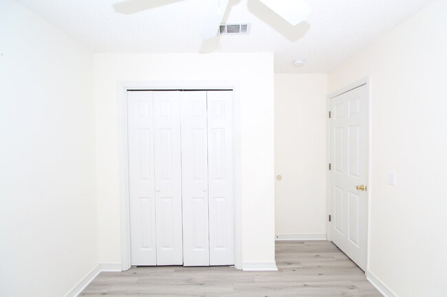 Building Photo - Updated 3-Bed, 2-Bath Home in Charter Oaks...