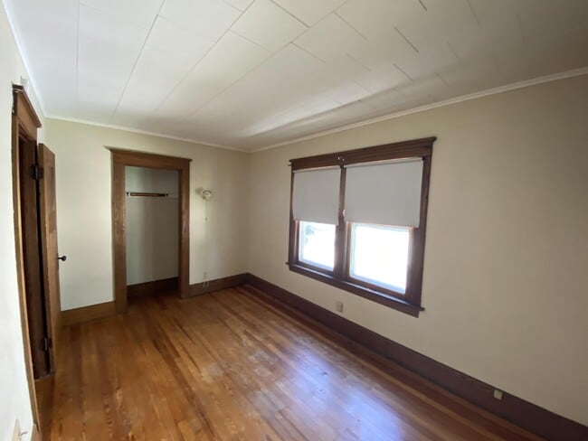 Building Photo - 14 Genesee Park Blvd