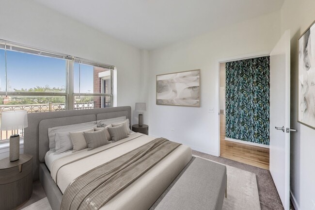 Building Photo - 1155 W Roosevelt Rd