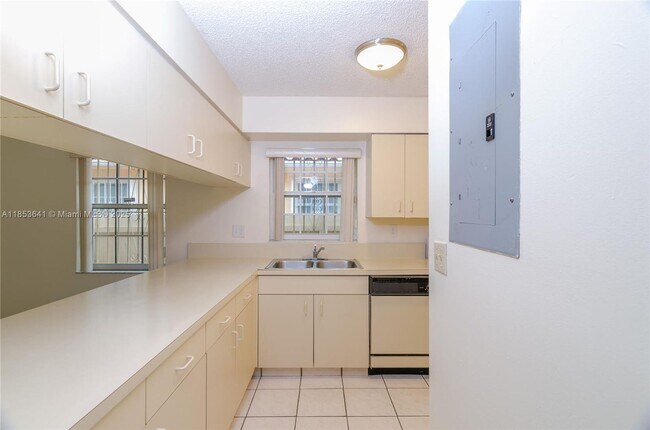 Primary Photo - 3373 SW 28th Terrace