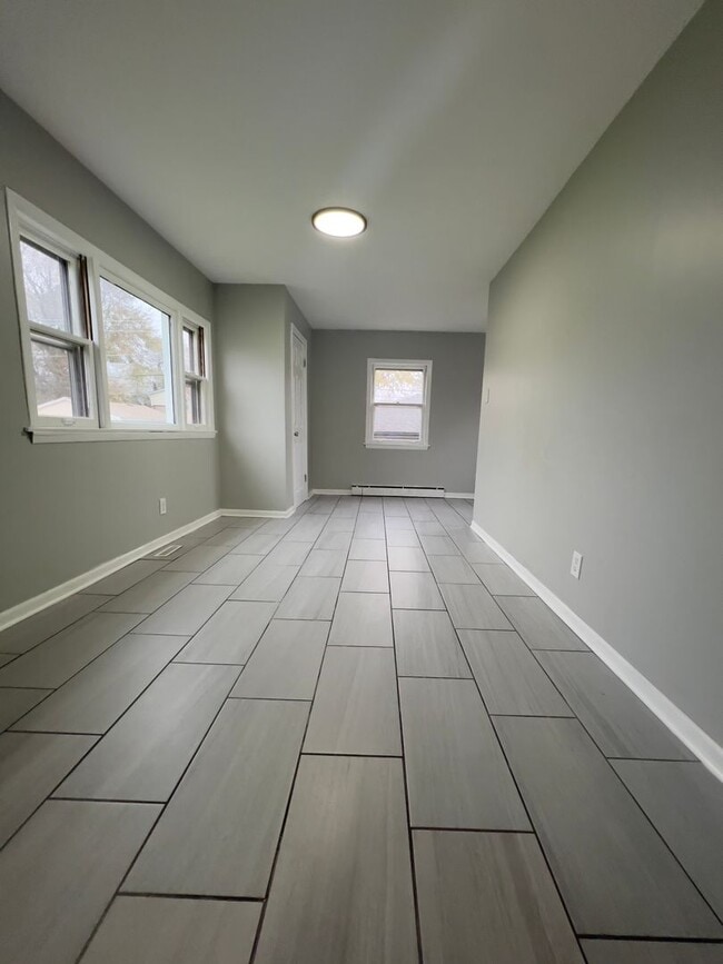 Building Photo - Beautiful  2 Bedroom House Available NOW in Burnham IL MUST SEE!!!