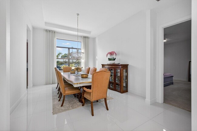 Building Photo - 11460 SW Pietra Wy