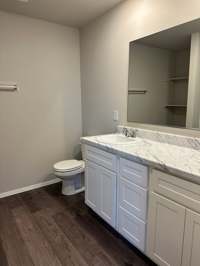Building Photo - Brand-new 3 bedroom, 2 bath home located i...