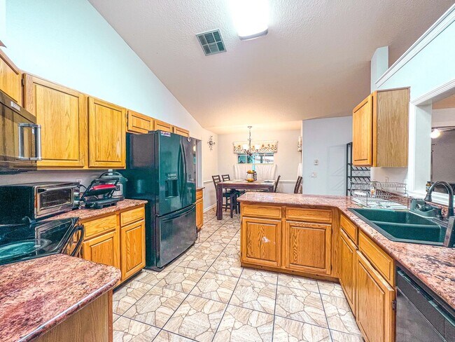 Building Photo - For Rent | Hidden Glen Community | 4 Bed, ...
