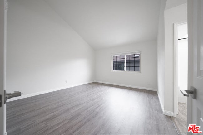 Building Photo - 1507 W Lambert Rd