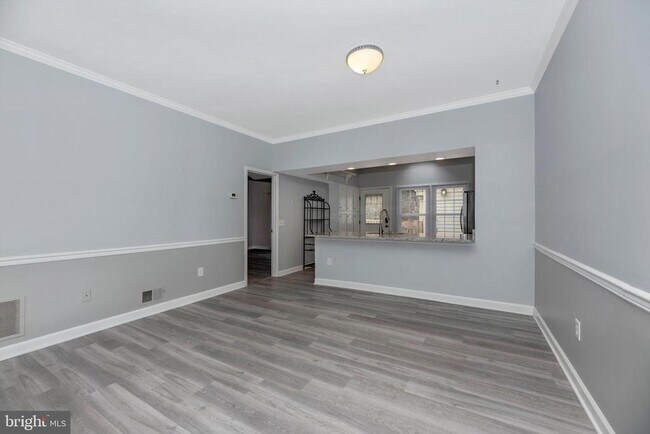 Building Photo - 910 McLendon Dr