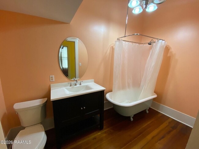 Building Photo - 215 Versailles Blvd