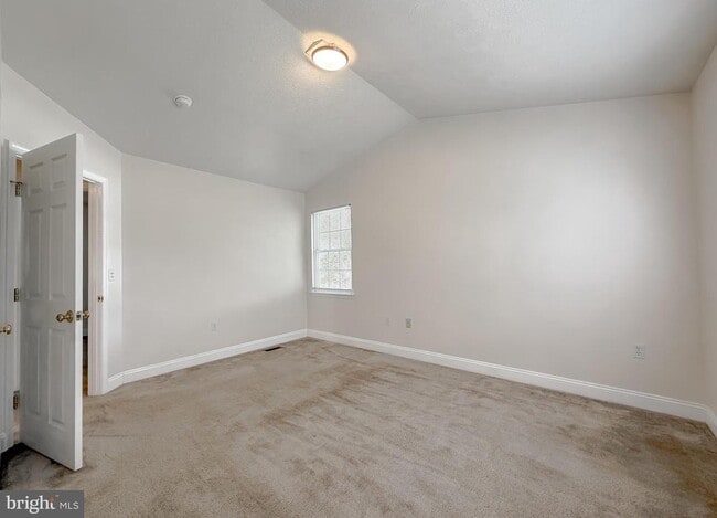 Building Photo - 46231 Sylvan Ct