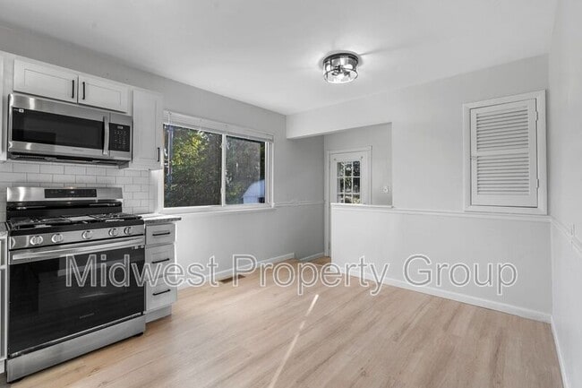 Building Photo - 1450 Tahoe Dr