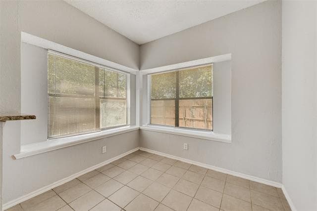Building Photo - 2203 Sunset Dr