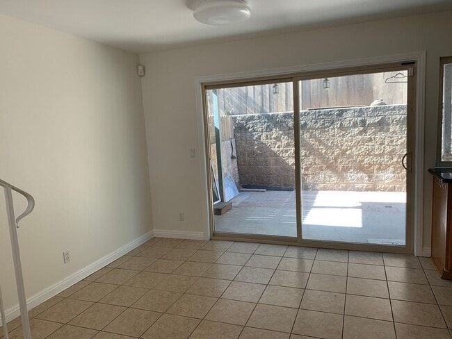 Building Photo - Charming Two-Story Home in Vista with Spac...