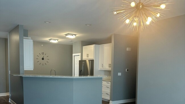 Building Photo - 10201 Mulberry Ln