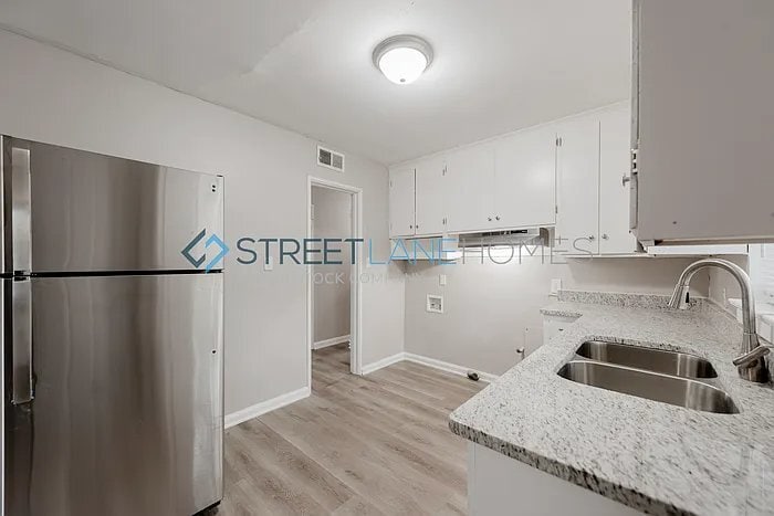 Building Photo - 1014 Rosedale Dr