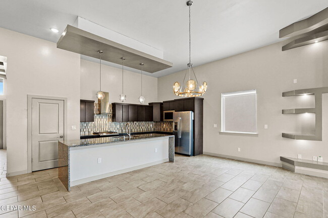 Building Photo - 12365 Desert Dove Ave