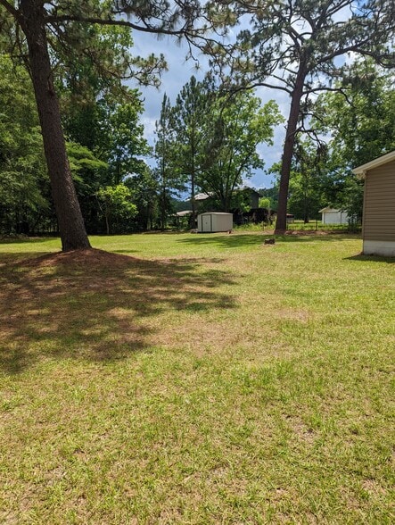 Building Photo - 672 Ebenezer Rd