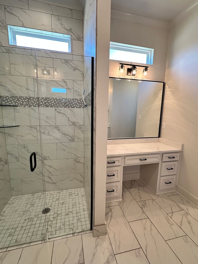 Building Photo - Close to WK Bossier and Barksdale Air Force Base.