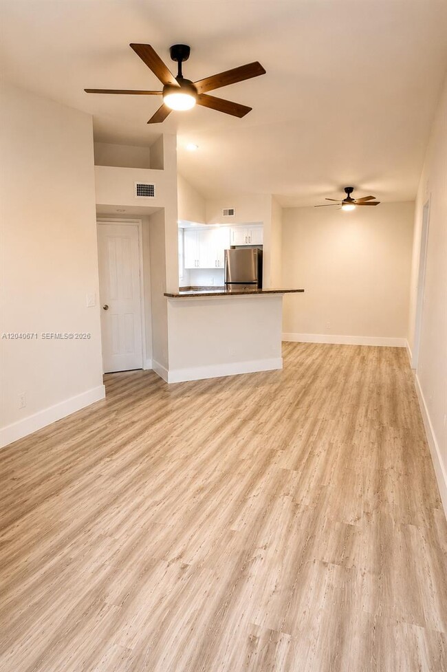 Building Photo - 13060 Vista Isles Dr