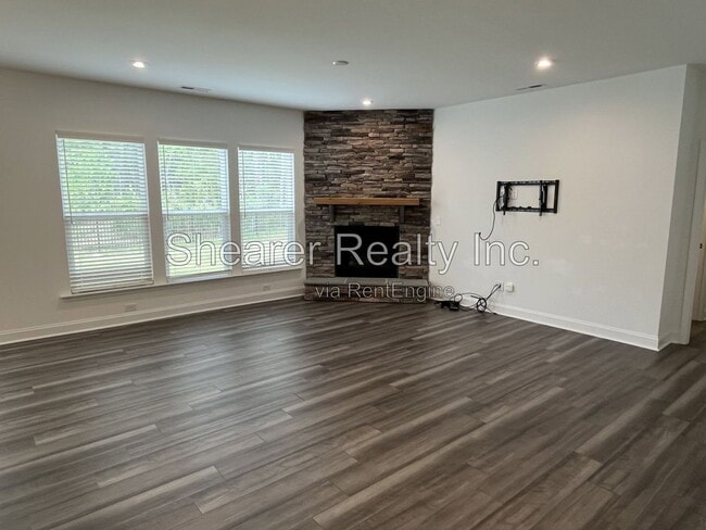 Building Photo - 616 Southstone Dr