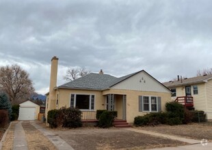 Building Photo - Stunning home on Sheridan