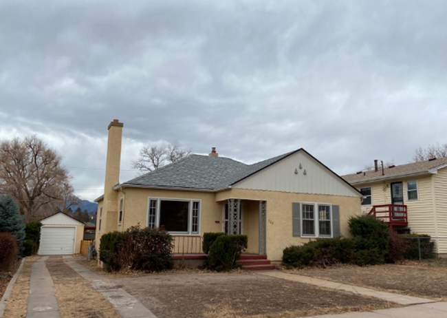 Primary Photo - Stunning home on Sheridan