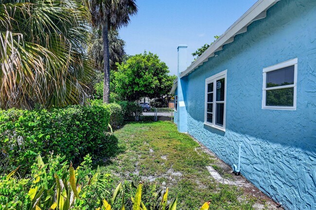 Building Photo - 3714 Morton Ave