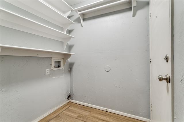 Building Photo - 830 Meadowlark Dr