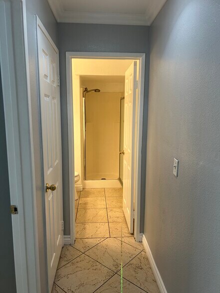 Building Photo - 521 Island Breeze Ln