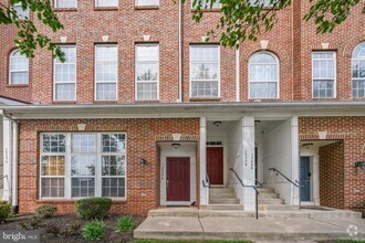 Building Photo - 15396 Rosemont Manor Dr