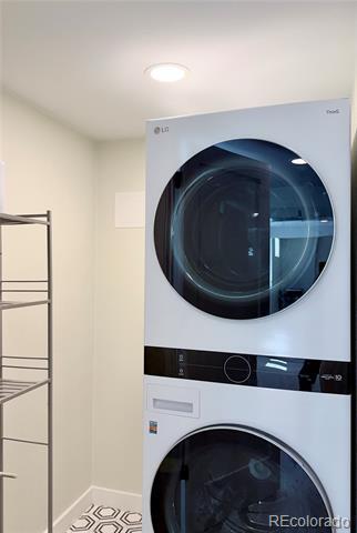 Building Photo - 557 S University Blvd